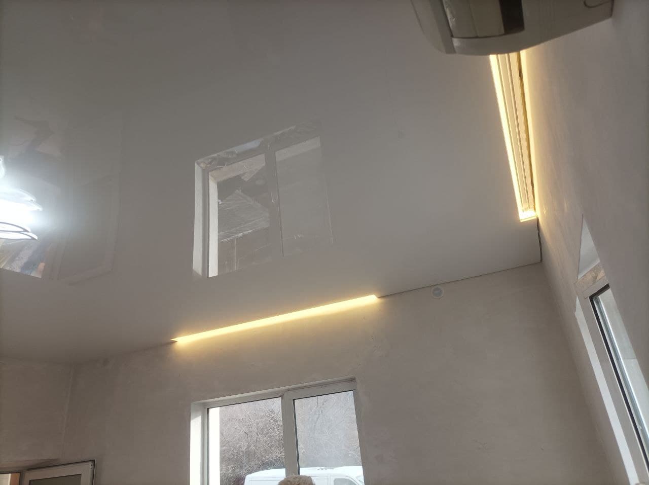 Ъглови LED линии в коридор